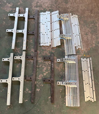 ساخته شده از مواد مقاوم به لباس مقاوم به گرما قطعات جایگزین ماشین قرار دادن آسفالت