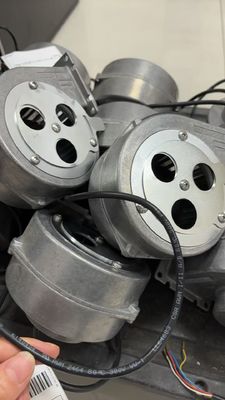 RM54579123 RM13986583 توربین بادی برای ساخت جاده