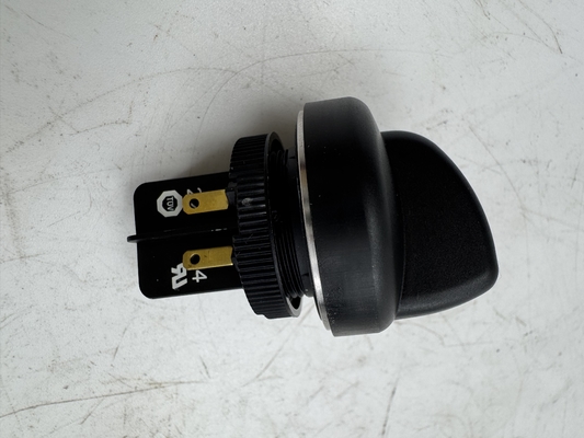 W195 W200 W205 دکمه سوئیچ 2470410 دکمه روشن کردن/ خاموش کردن قطعات ماشین تراش جاده ای